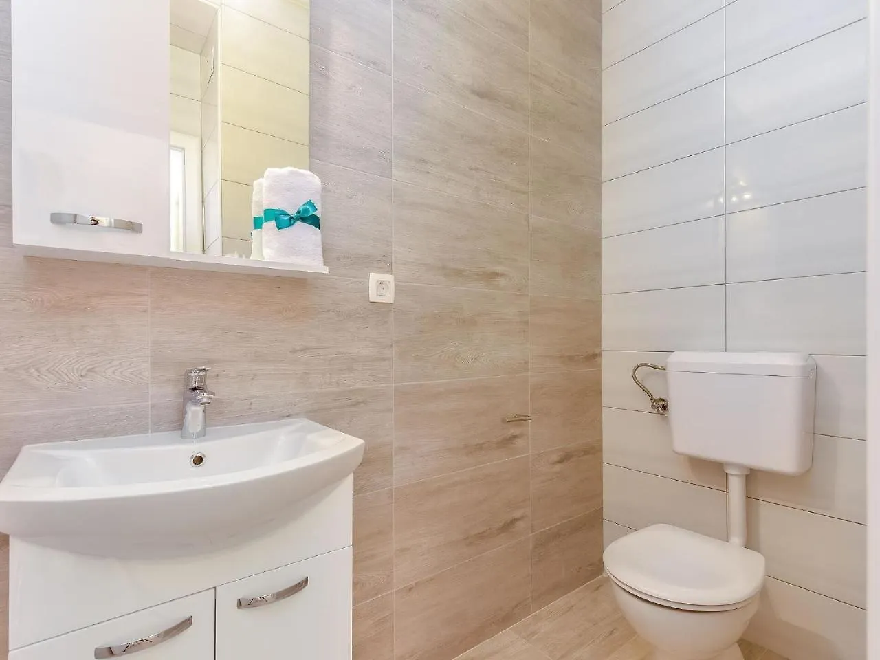 Peaceful Villa In Dramalj With Bubble Bath